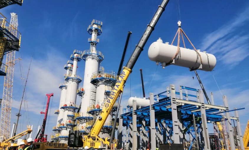 Автокран Grove GMK 6400 на заводе Газпром